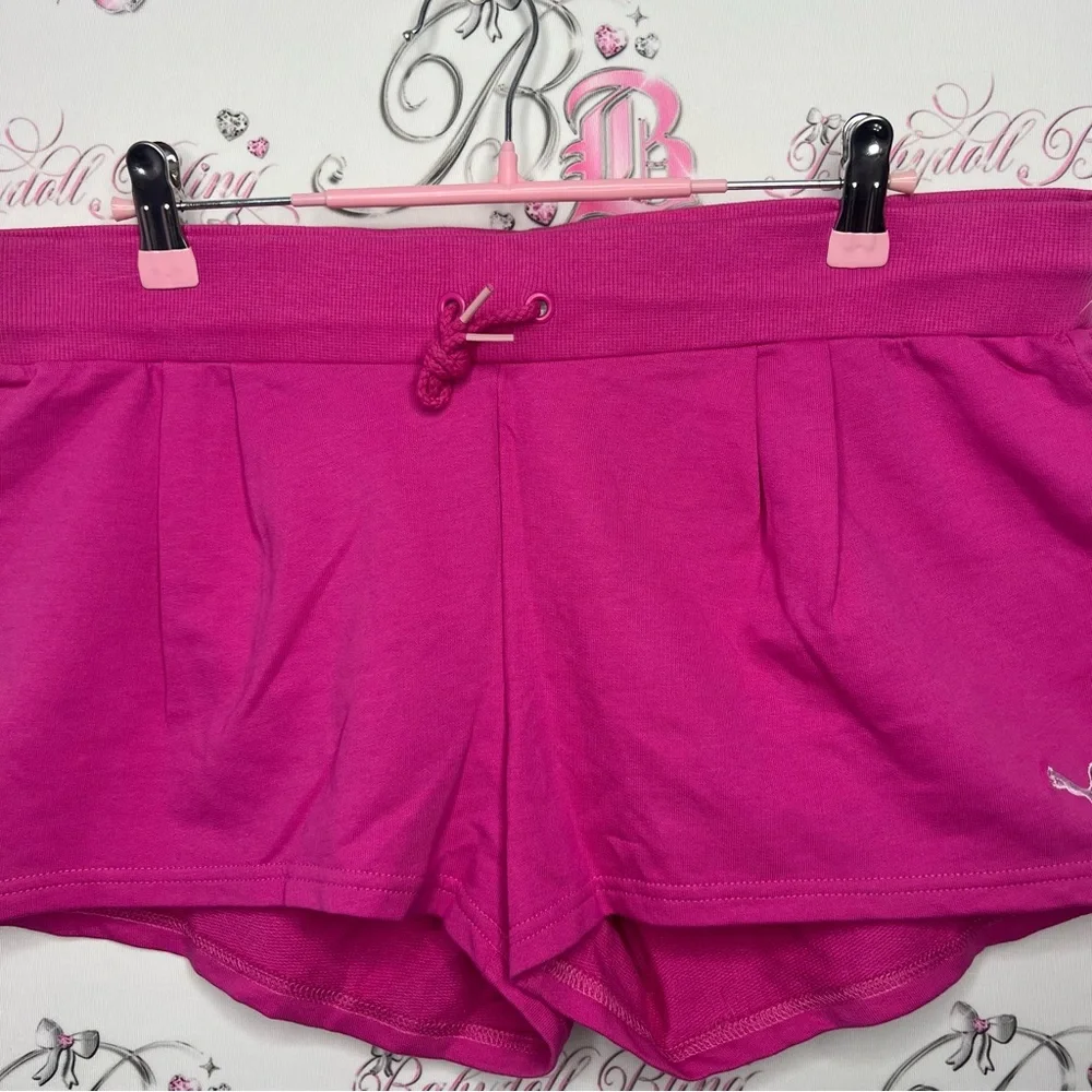 Puma shorts pink silver logo emblem on back metal new without tags workout gym - Picture 5 of 6